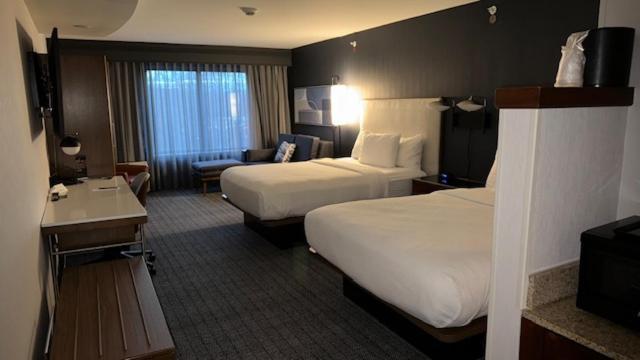 Courtyard By Marriott Kingston Hotel Kültér fotó