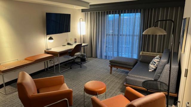 Courtyard By Marriott Kingston Hotel Kültér fotó