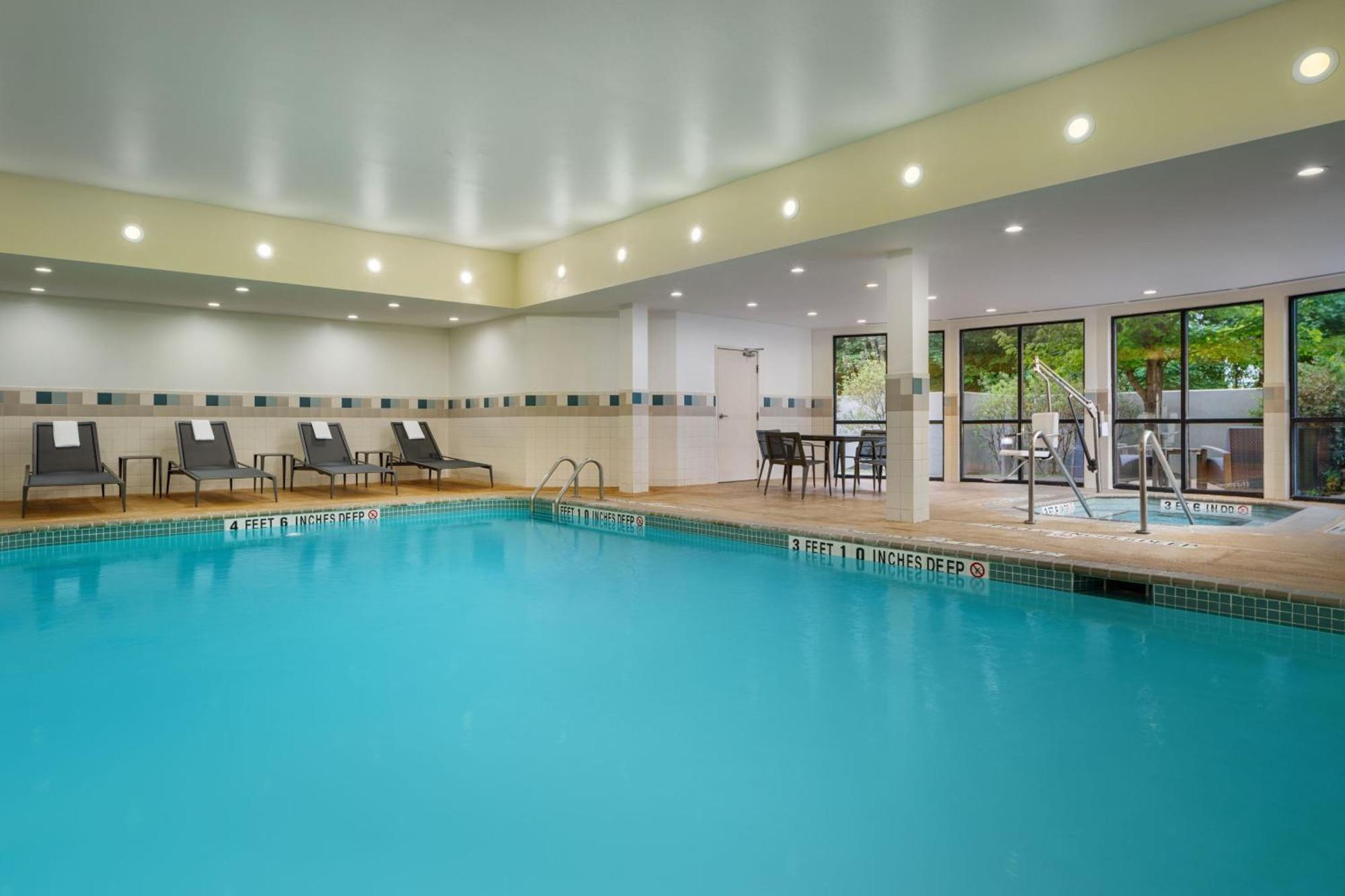 Courtyard By Marriott Kingston Hotel Kültér fotó
