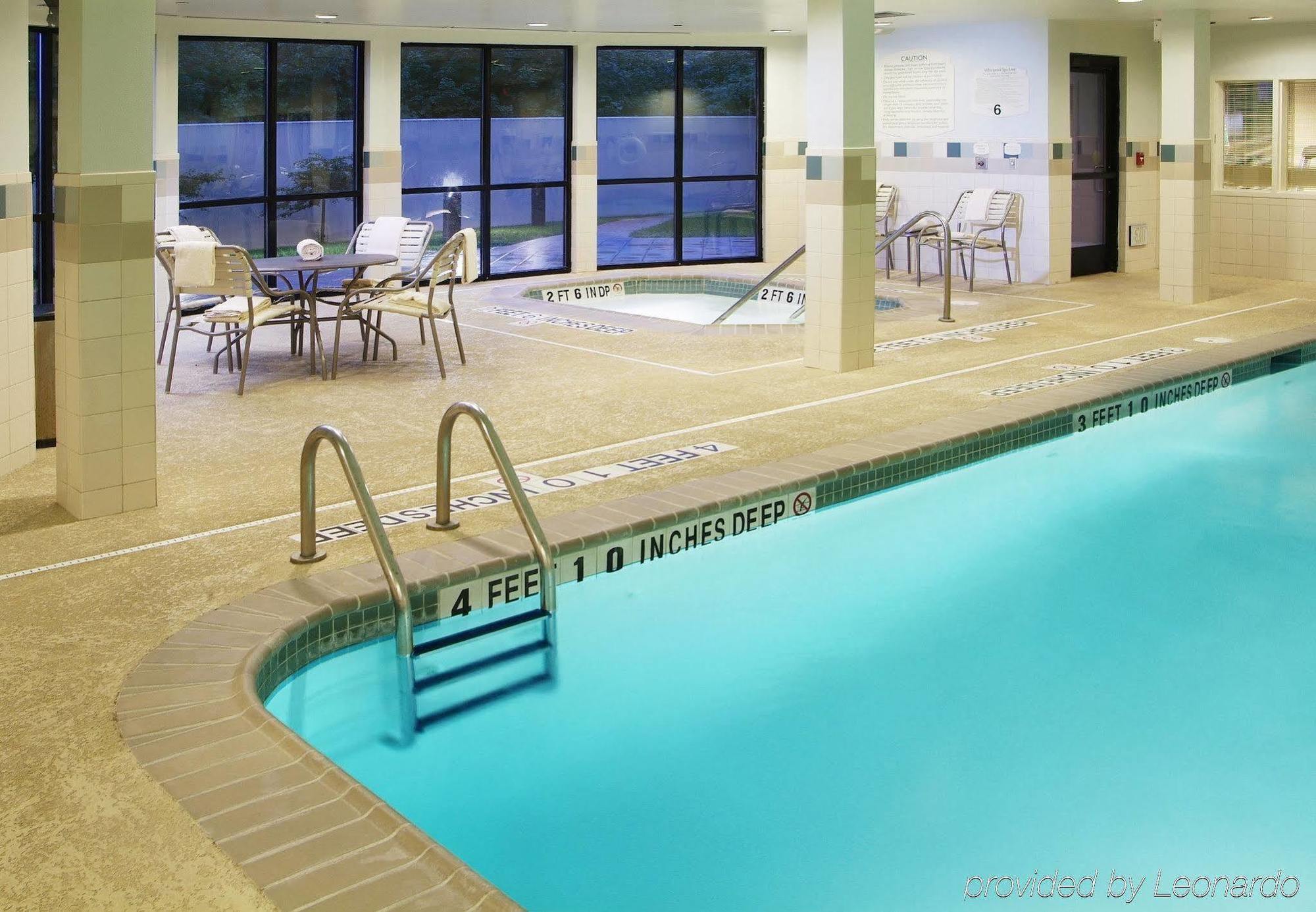Courtyard By Marriott Kingston Hotel Létesítmények fotó